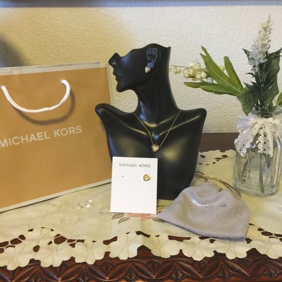 MICHAEL KORS GOLD HEART SET NECKLACE + EARRINGS - Picture 6 of 8